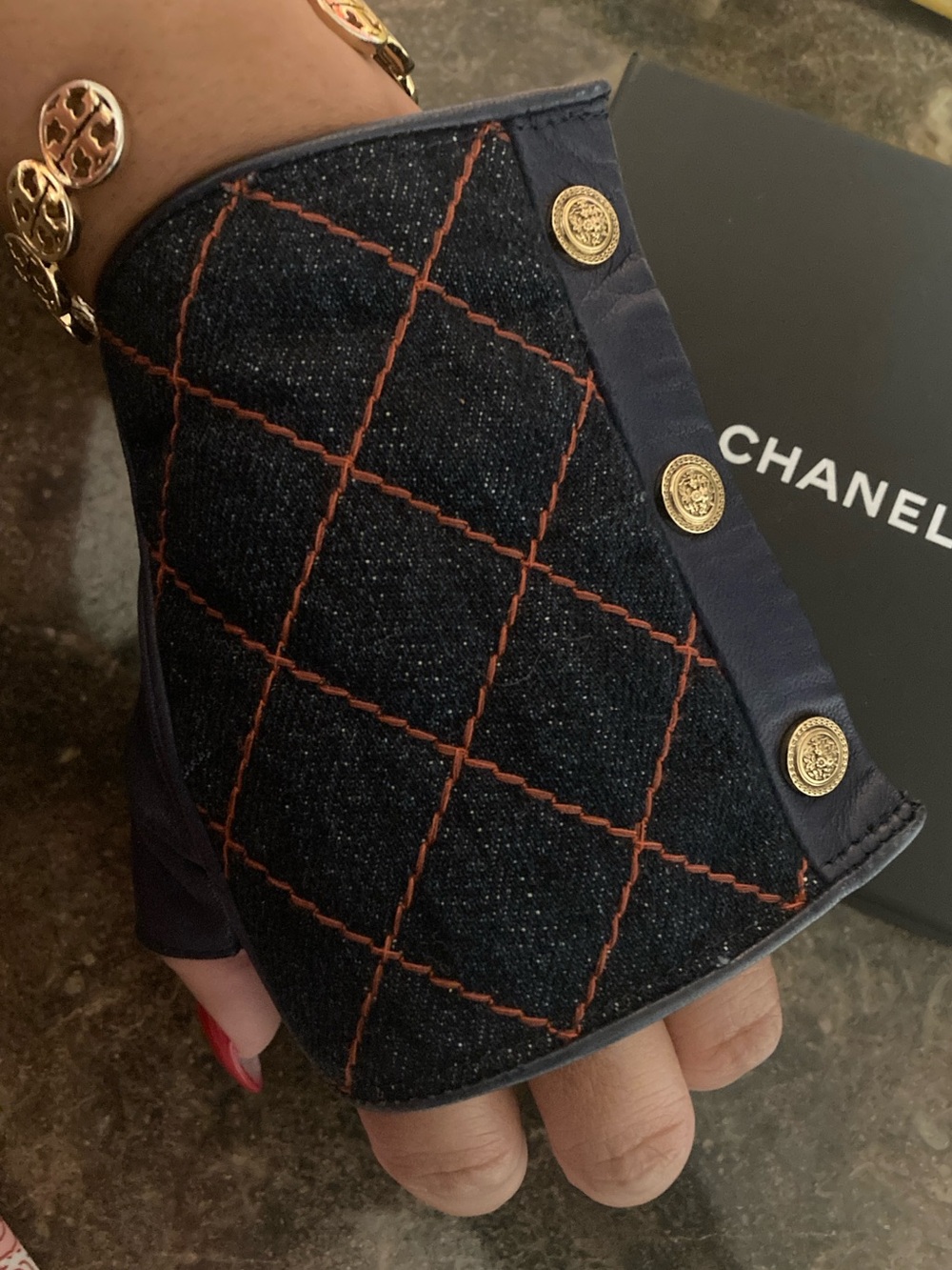 CHANEL Navy Quilted Denim and Lambskin fingerless gloves Rare